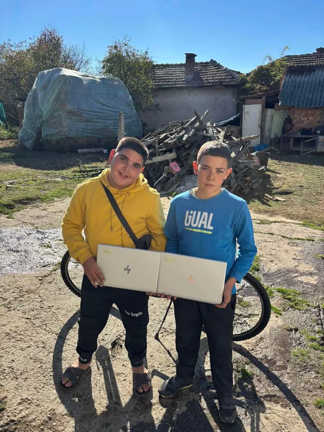 Подкрепа за 6-членно семейство от град Мездра